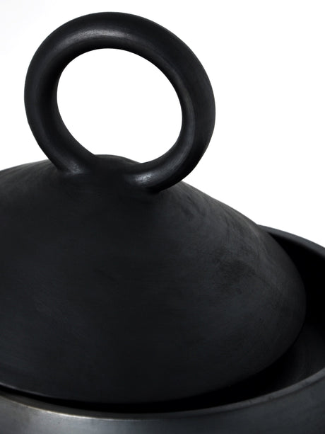 Shallow Serving Bowl with Lid Guculia. Shadow