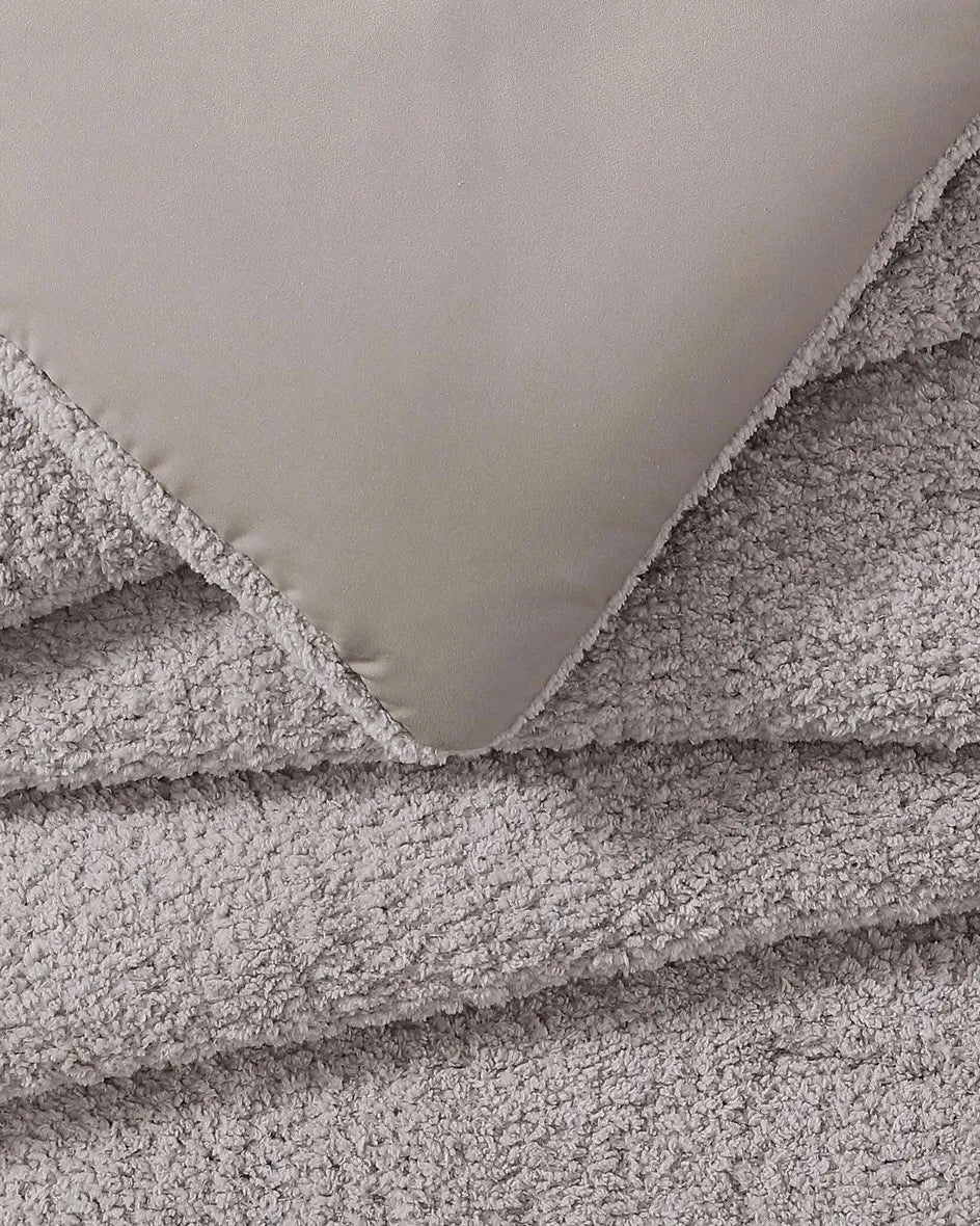 Snug Stitch Comforter-Comforters-Parc Decor