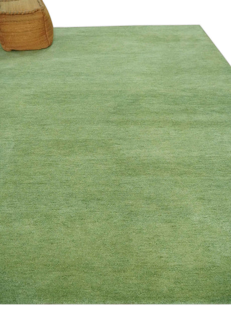 Solid Green Woolen Hand Tufted contemporary area Rug