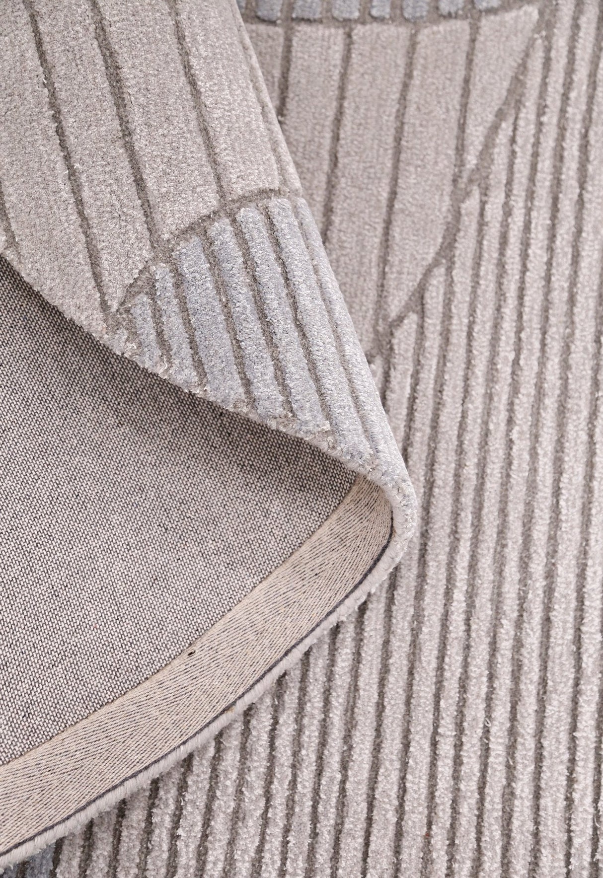 Stone Modern Ripple Lines Gray and Lilac Hand Tufted 5x7 Wool Rug