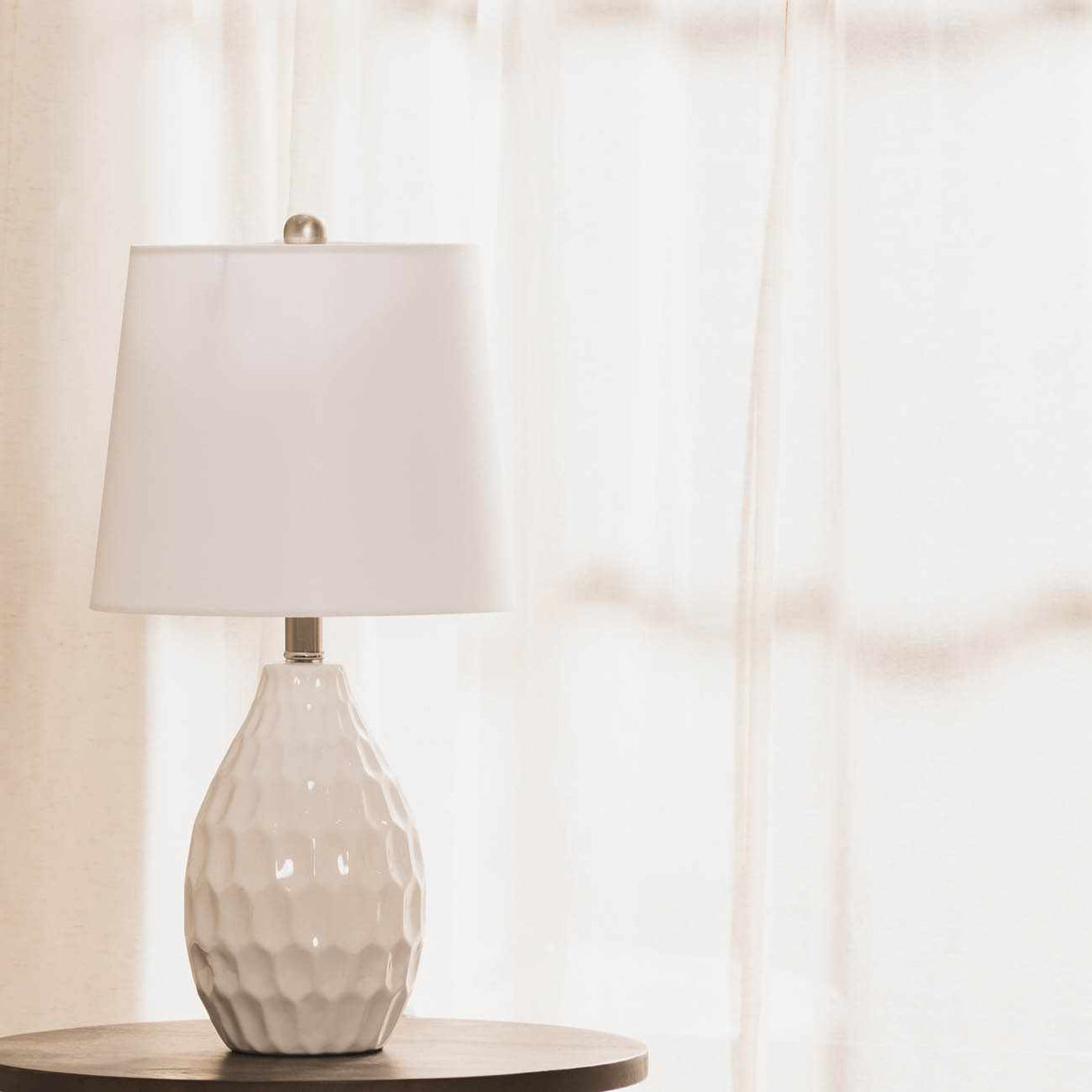 Taguig White Ceramic Table Lamp-Lighting-Parc Decor