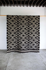 Traditional Carpathian Wool Lizhnyk – “Spectacled” Pattern