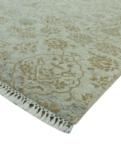 Traditional Design Ivory, Silver and Brown 7x9 Hand Knotted wool rug