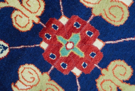Traditional Floral Design Blue And Red 8x11 Hand Knotted wool Area Rug