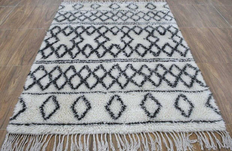 Traditional Hand Made Moroccan Design Black And White Wool 4x6 Area Rug