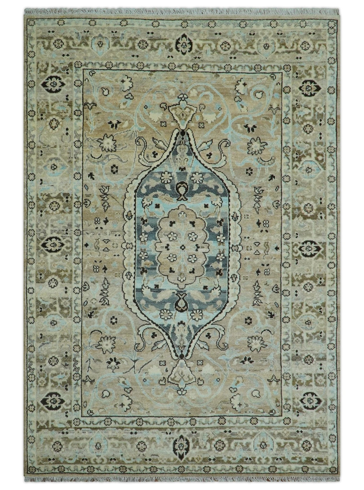Traditional Oriental Design Beige Hand knotted 6x8.7 Wool Area Rug