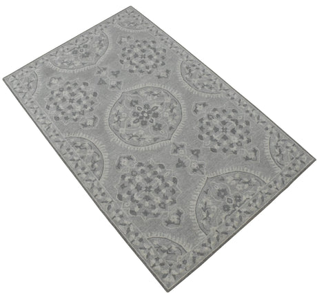 Traditional Silver and Gray Hand Tufted 5x8 Wool Area Rug
