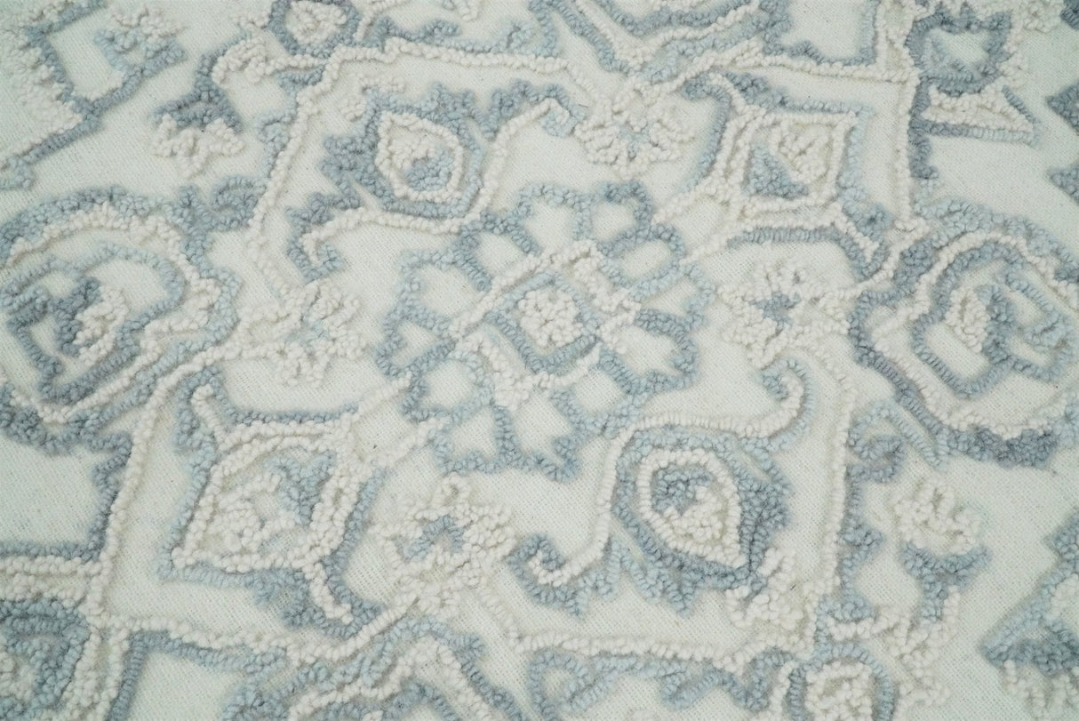 Traditional Silver and Ivory Hand Tufted Wool 5x8 Textured Loop Area Rug