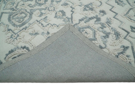 Traditional Silver and Ivory Hand Tufted Wool 5x8 Textured Loop Area Rug