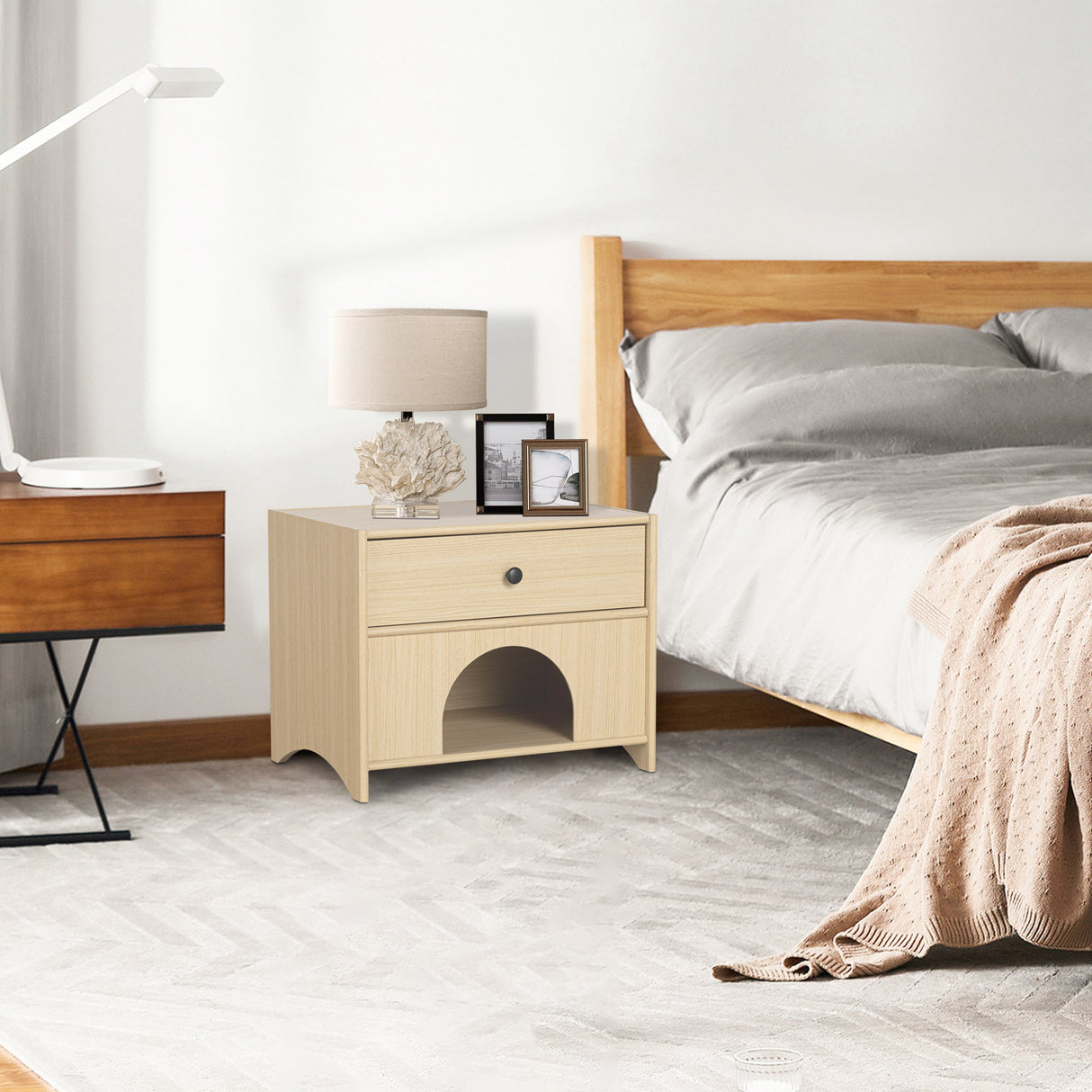 Travis Modern Natural 22-inch Side Table with Pet-Friendly Nook-边桌-Parc Decor