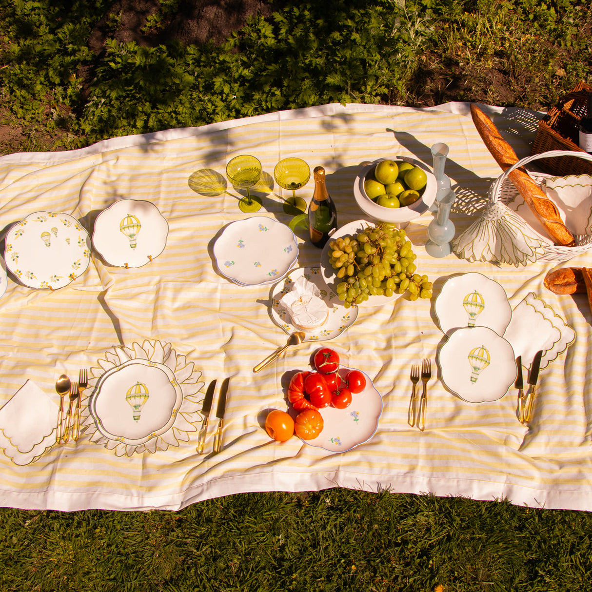 Valensole Lavender Scalloped Dinner Plate - Set of 4 (+1 Bonus Plate)-Dinner Plate-Parc Decor