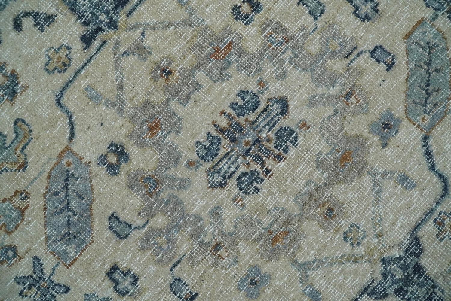 Vintage Style Ivory and Rust 8x10 Traditional Textured Low Pile Wool Rug