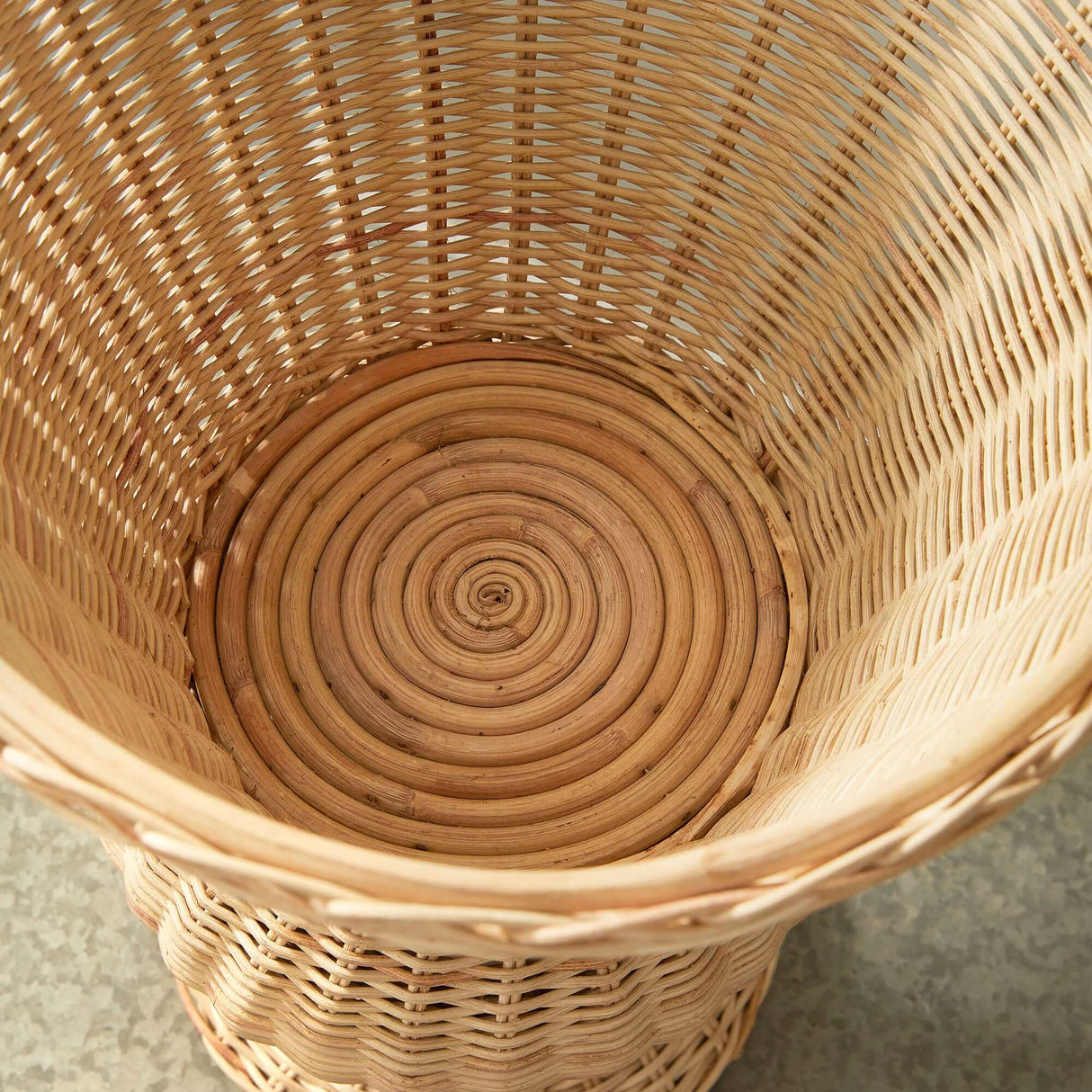Wicker Urn-Shaped Decorative Vase-vase-Parc Decor