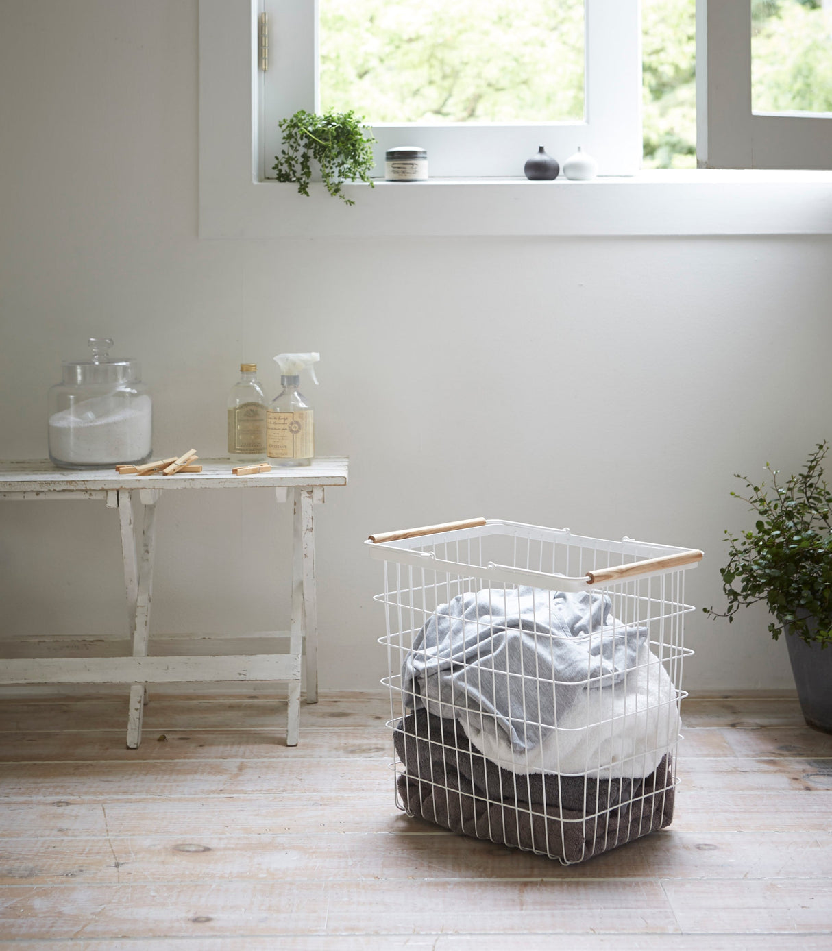 Wire Basket - Two Sizes - Steel + Wood-Laundry Basket-Parc Decor